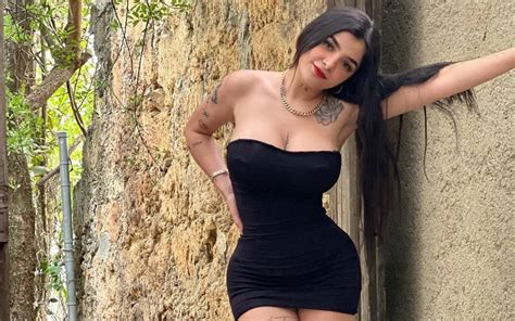 foto de karely en la playa|Karely Ruiz presume sensual video en bikini desde la playa